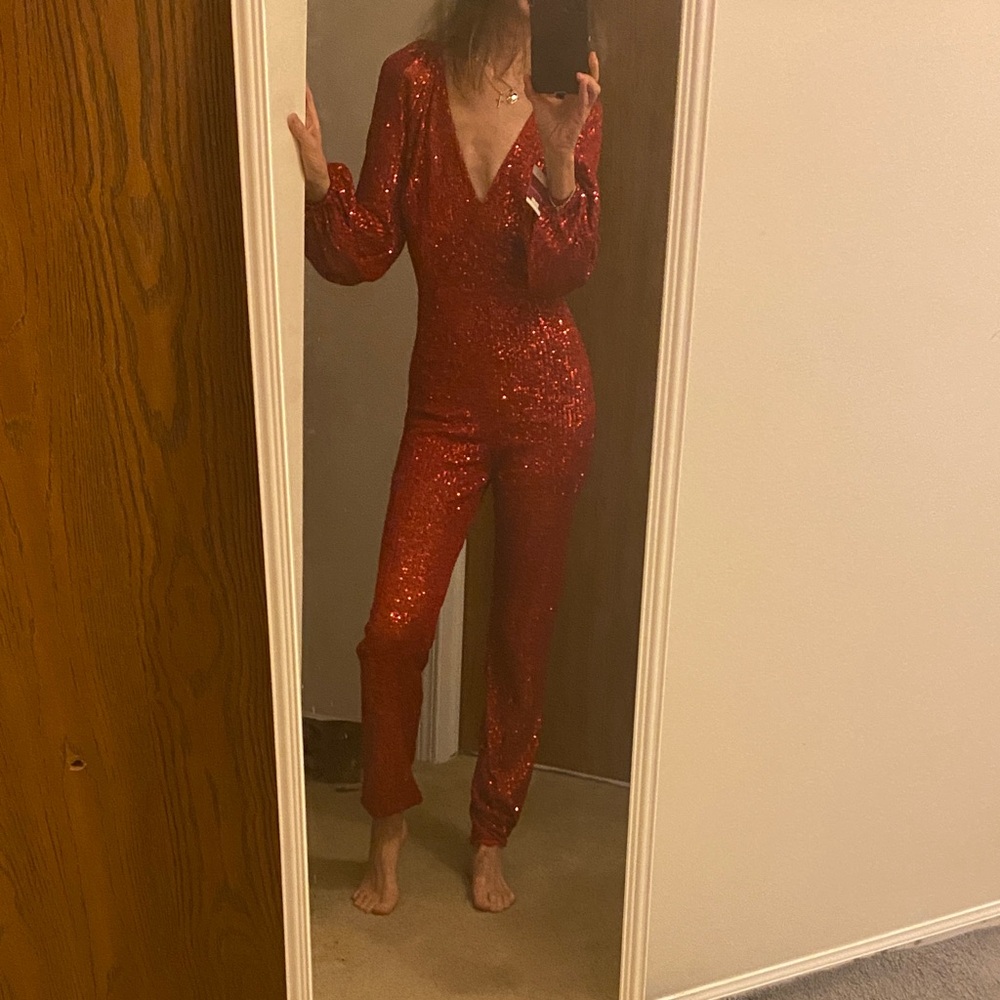 Valentine NWT size small jogger bottom sequin jumpsuit! - Picture 3 of 12